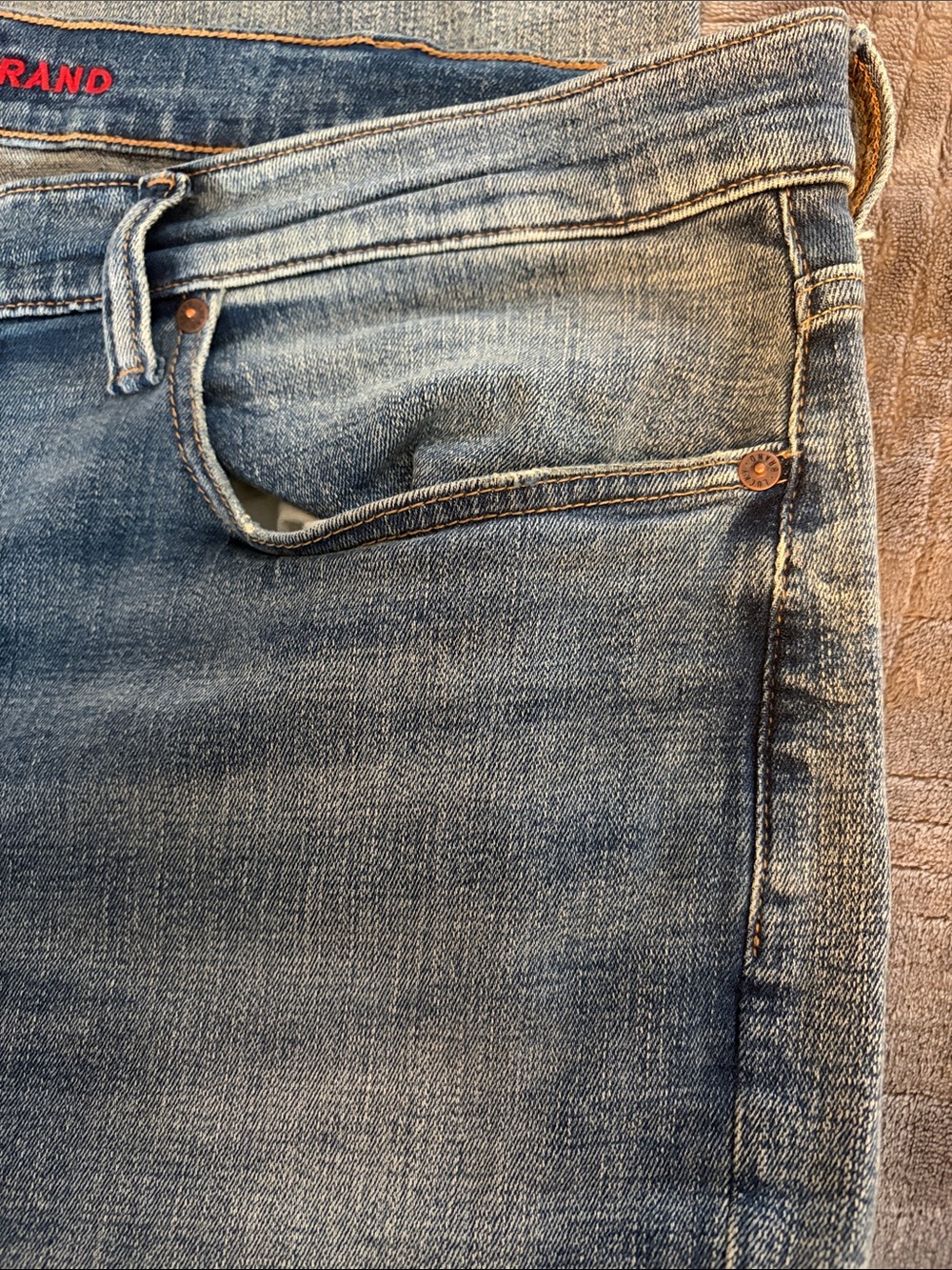 Lucky Brand Men's Light Wash Straight Jeans - Picture 5 of 7